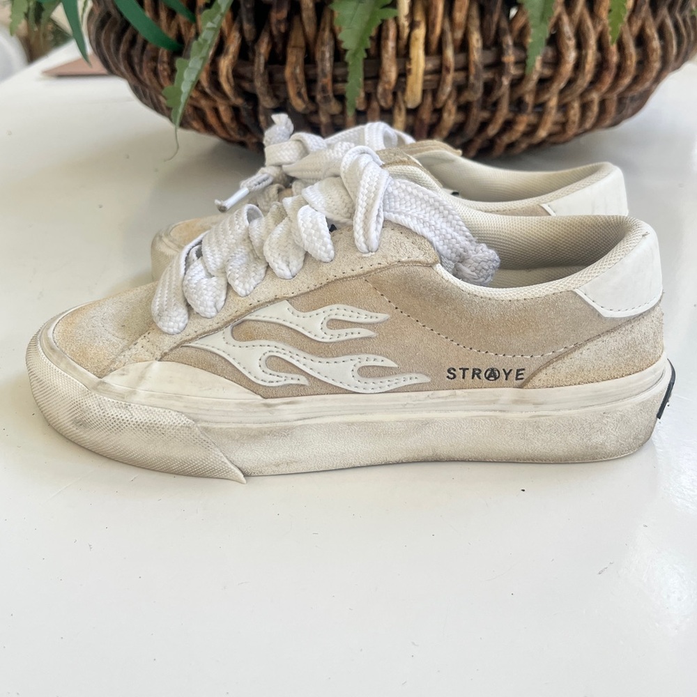 Straye Logan Puff Flame Cream Skateboard shoe sneaker Boys 6 girls 7.5